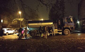 FOTO: Na Šváboch a Delni boli obyvatelia odstavení od vody