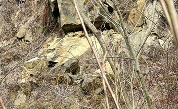 FOTO: V obci Kolačkov hrozí zosuv pôdy