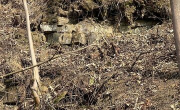 FOTO: V obci Kolačkov hrozí zosuv pôdy