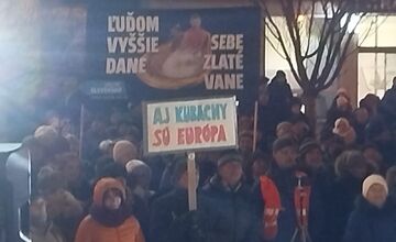 FOTO: V Prešovskom kraji prebehla ďalšia vlna protivládnych protestov. Takto to vyzeralo v Poprade