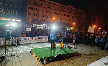 FOTO: V Prešovskom kraji prebehla ďalšia vlna protivládnych protestov. Takto to vyzeralo v Poprade
