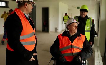 FOTO: Prešovský primátor previedol Futbal Tatran Arénou vzácnu návštevu