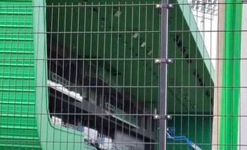 FOTO: Na prešovskom futbalovom štadióne sa začalo s búraním starej tribúny