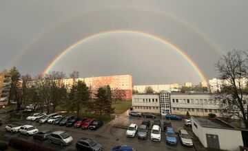 FOTO: Nebeské divadlo v Prešove: Dvojitá dúha očarila stovky obyvateľov​