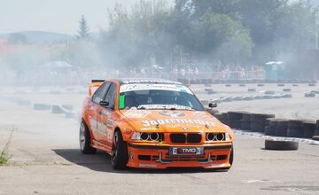 FOTO: Drift, rýchle autá a dobrá vec, V Prešove sa chystá najlepšia show roka