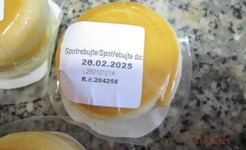 FOTO: Inšpektori kontrolovali predajne potravín. Našli v nich pleseň, špinu aj papriku plnú pesticídov