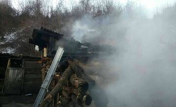 FOTO: Požiar chatrče v Nižnom Tvarožci