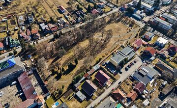 FOTO: Správca Pánskej záhrady má obdiv celej štvrte. Park žiari čistotou