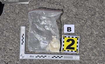 FOTO: Muž z Vranova prijal nezvyčajnú poštovú zásielku so zelenou sušinou