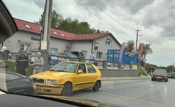 FOTO: Dopravná nehoda v Orkucanoch spomalila premávku pri Sabinove