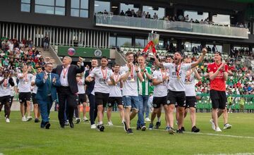 FOTO: Prešov má novú futbalovú svätyňu. Tatran si ju pokrstil postupom!