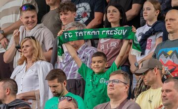FOTO: Prešov má novú futbalovú svätyňu. Tatran si ju pokrstil postupom!