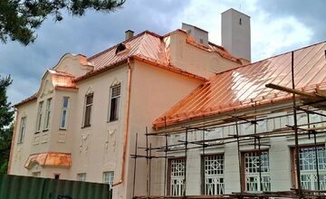 FOTO: Stanica v Kežmarku žiari. Obyvatelia volajú po bufete a lavičkách