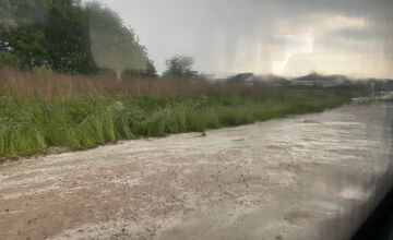 FOTO: Ulice aj cesty v Prešove a okolí sú pod vodou, kde si treba dať pozor?