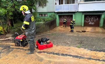 FOTO: V okrese Prešov zaplavili výdatné zrážky ulice
