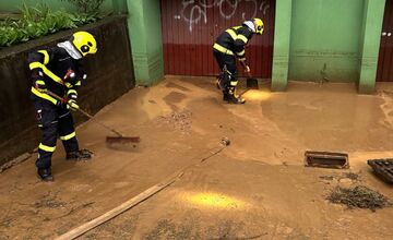 FOTO: V okrese Prešov zaplavili výdatné zrážky ulice