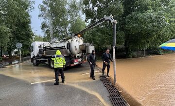 FOTO: V okrese Prešov zaplavili výdatné zrážky ulice