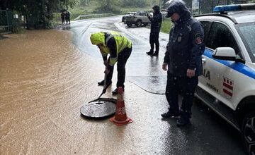 FOTO: V okrese Prešov zaplavili výdatné zrážky ulice