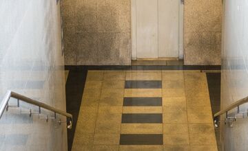 FOTO: Pre rozsiahlu rekonštrukciu bol v Poprade uzatvorený podchod pre peších