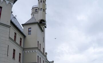 FOTO: Intenzívny dážď poškodil vežu levočského gymnázia