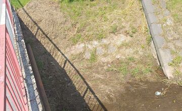 FOTO: Práca chvátna, málo plátna. Údržba Sekčovského potoka pod paľbou kritiky