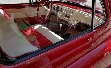 FOTO: Centrum Prešova rozžiarili luxusné veterány. Vieme, akú majú hodnotu