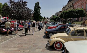 FOTO: Centrum Prešova rozžiarili luxusné veterány. Vieme, akú majú hodnotu