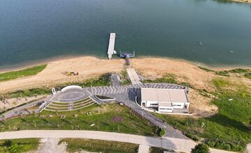 FOTO: Komunitná pláž na Domaši- Dobrá. paddleboardy, stánky a letná pohoda 