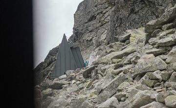 FOTO: Pri Chate pod Rysmi už pribudli nové záchody