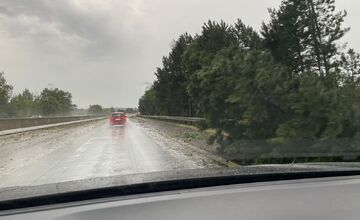 FOTO: Supercela udrela aj v Prešove. Obyvatelia hlásia popadané strechy