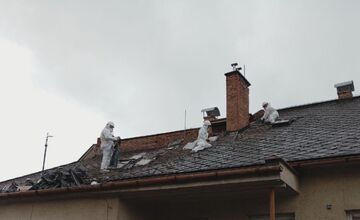 FOTO: Na škôlke v Prešove odstránili škodlivú azbestovú strechu