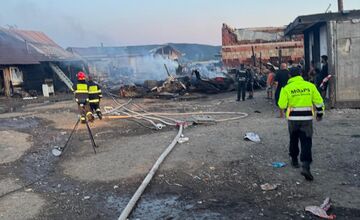 FOTO: Požiar v Spišskom Štiavnku pripravil o strechu nad hlavou najmenej sto ľudí