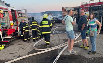 FOTO: Požiar v Spišskom Štiavnku pripravil o strechu nad hlavou najmenej sto ľudí