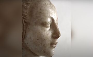 FOTO: Donatellovu bustu na Slovensku starostlivo preskúmal taliansky odborník