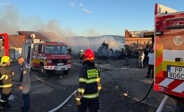FOTO: Po ničivom požiari v Spišskom Štiavniku prosia rodiny o pomoc