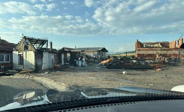 FOTO: Zhoreli im domy, deťom chýbajú topánky, plienky a Sunar