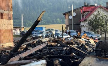 FOTO: Zhoreli im domy, deťom chýbajú topánky, plienky a Sunar