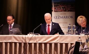 FOTO: Mestskí poslanci reagovali na spor, ktorý zasiahol celé sídlisko Juh