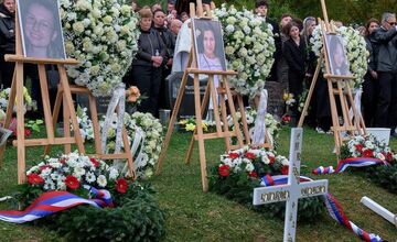 FOTO: Posledná rozlúčka s troma mladými dievčatami zo Spišského Podhradia, apríl 2024