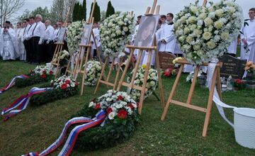FOTO: Posledná rozlúčka s troma mladými dievčatami zo Spišského Podhradia, apríl 2024