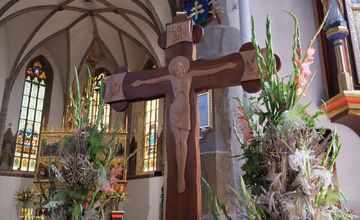 FOTO: Bazilika v Kežmarku sa zaplnila nádhernými kvetmi
