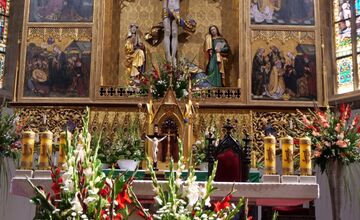 FOTO: Bazilika v Kežmarku sa zaplnila nádhernými kvetmi