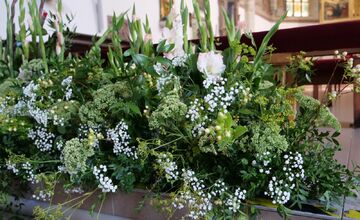 FOTO: Bazilika v Kežmarku sa zaplnila nádhernými kvetmi