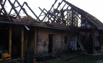 FOTO: Hasiči v Hranovnici zachránili majetok za 230-tisíc, škody sú veľké