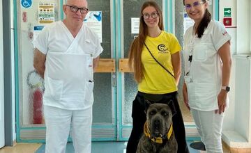 FOTO: Pacientom v kežmarskej nemocnici pomáha pri terapii pes Goro