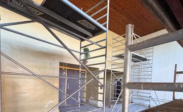 FOTO: V Prešove sa začalo s rekonštrukciou Domu smútku. Čakajú vás obmedzenia