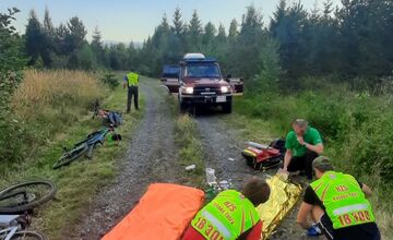 FOTO: Sedemnásťročný cyklista sa zranil vo Vysokých Tatrách, pomohli mu horskí záchranári