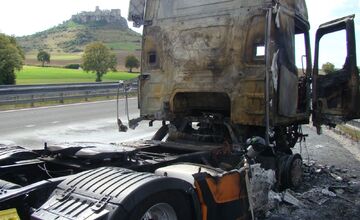 FOTO: Na diaľnici D1 v smere z Prešova horel ťahač