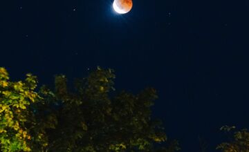 FOTO: Krvavý supermesiac zachytili aj v Prešovskom kraji