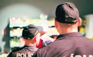 FOTO: Policajti v Banskobystrickom kraji chytali zlodejov priamo v obchodoch